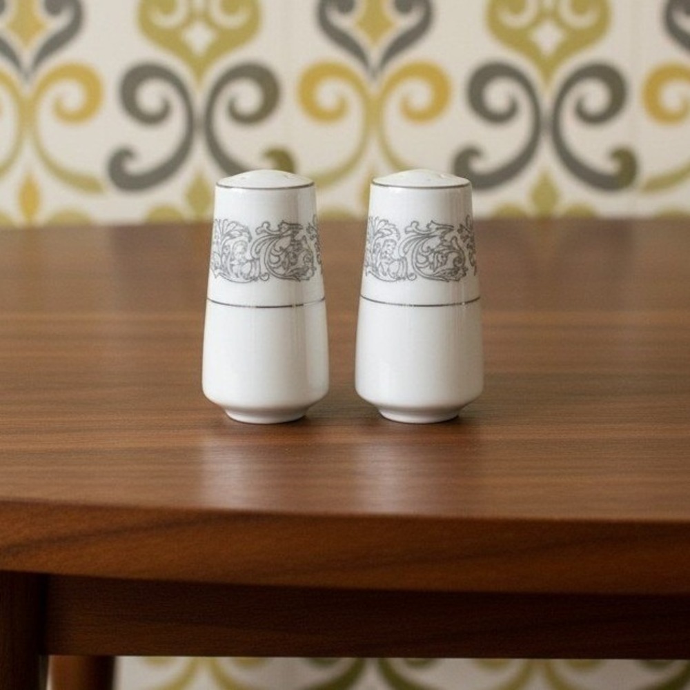 Brookwood Porcelain by Interpace Corporation M2001 Santiago Salt & Pepper Shaker